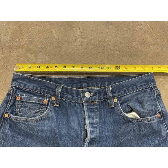 Levis 501 Jeans Mens 35x31 Medium Wash Blue Straight Leg Button Fly Distressed - Picture 14 of 16